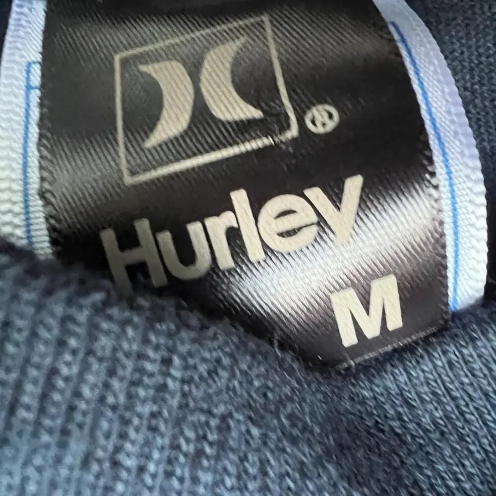 Hurley “International 09” Navy Y2K Surf Logo T-shirt, Medium